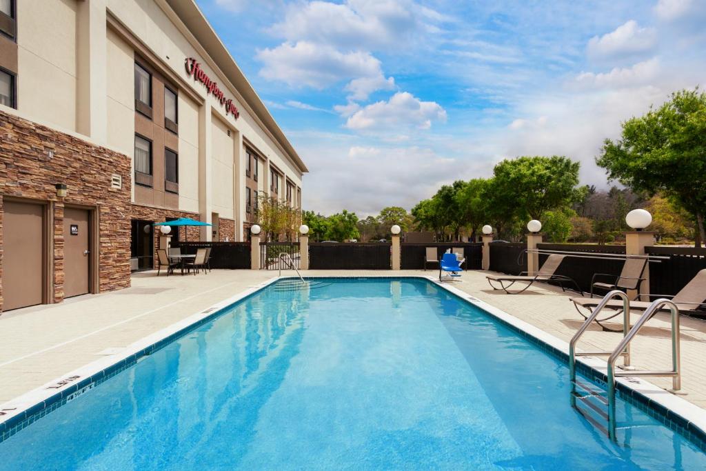 Hampton Inn by Hilton Spring Hill - image 2