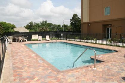 Hampton Inn & Suites Port Richey - image 3