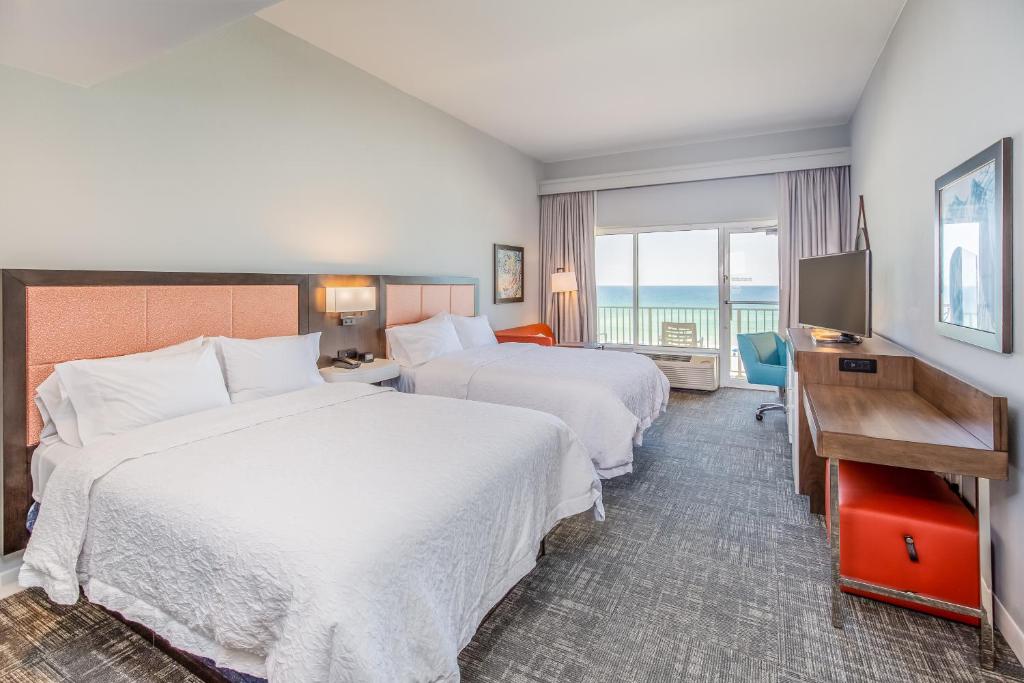 Hampton Inn Pensacola Beach - image 5