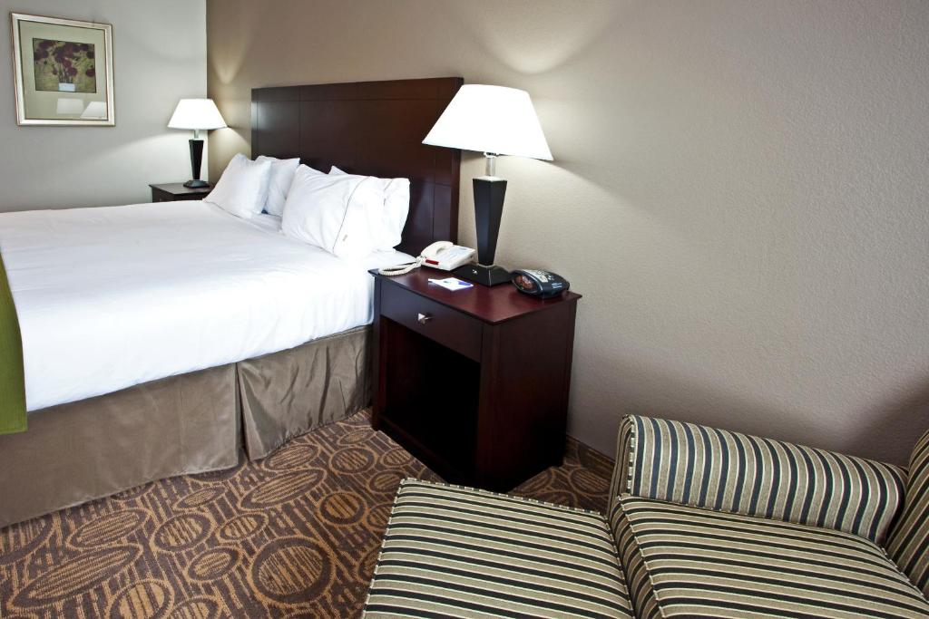 Holiday Inn Express Palatka Northwest an IHG Hotel - image 3