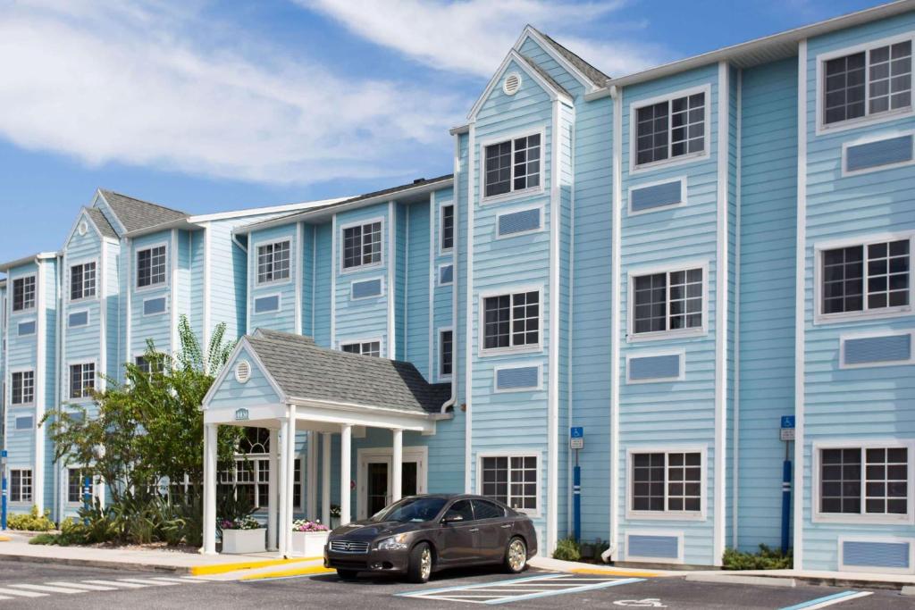 Microtel Inn and Suites by Wyndham Port Charlotte - main image