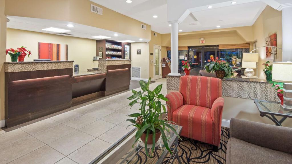 Best Western Plus University Inn - image 3