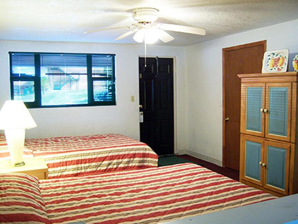 Lake Roy Beach Inn - Winter Haven - image 2