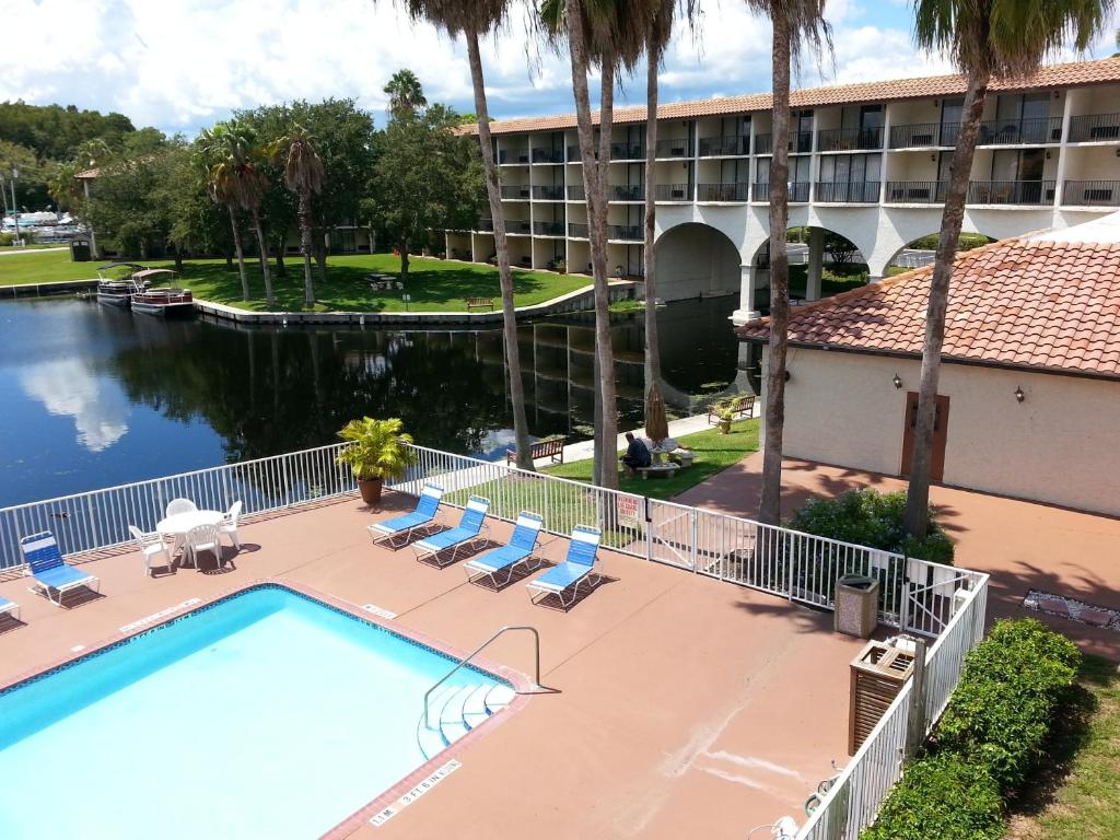 Vista Inn Lake Tarpon - main image