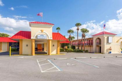 Howard Johnson by Wyndham Lakeland - image 4