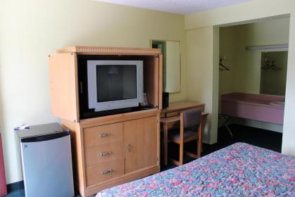 Travelers Inn Gainesville - image 4