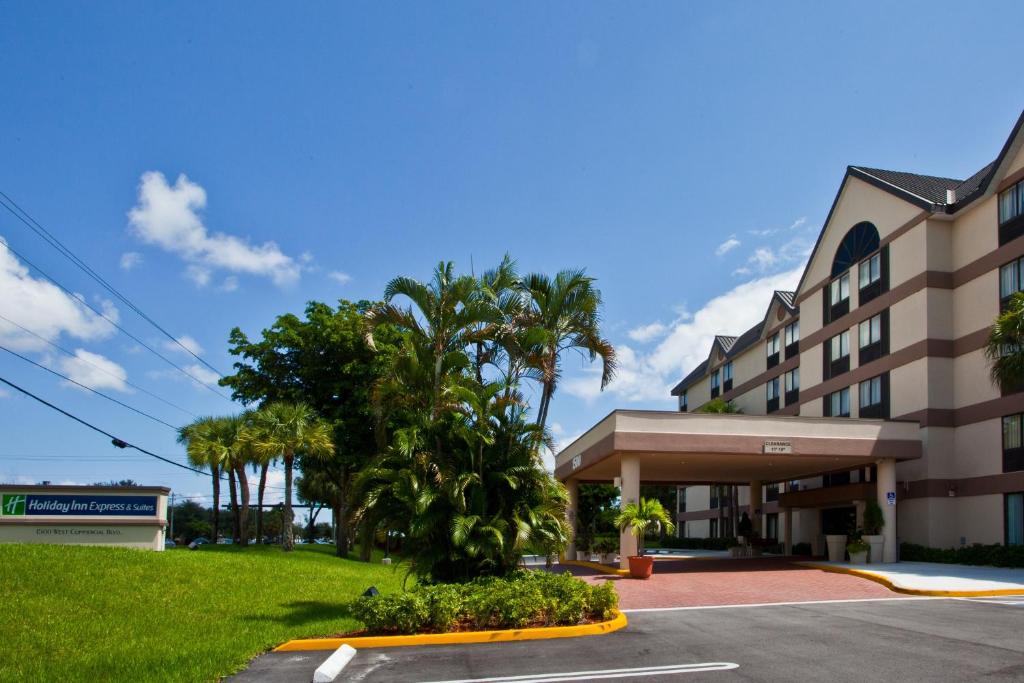 Holiday Inn Express Fort Lauderdale North - Executive Airport an IHG Hotel - image 3