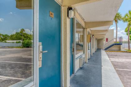 Bayside Inn Pinellas Park - Clearwater - image 3