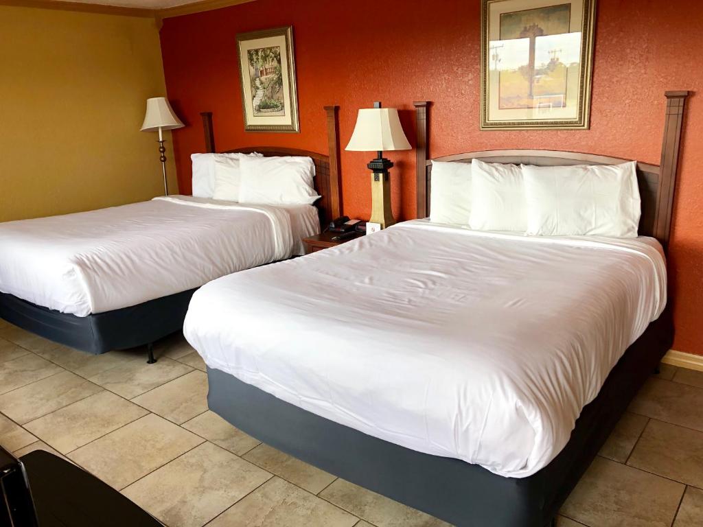 Americas Best Value Inn & Suites North Port - image 3