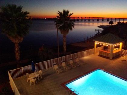 Best Western Navarre Waterfront - image 5