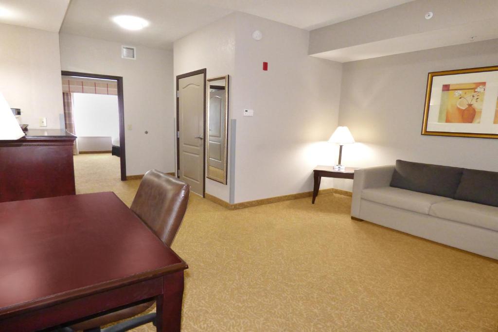 Country Inn & Suites by Radisson Pensacola West FL - image 3