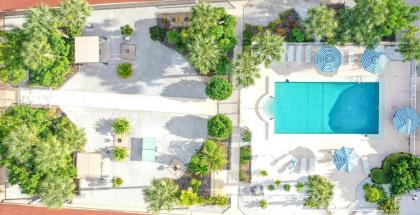 Island Sun Inn & Suites - Venice Florida Historic Downtown & Beach Getaway - image 2