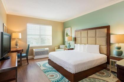 Waterfront Inn - image 4