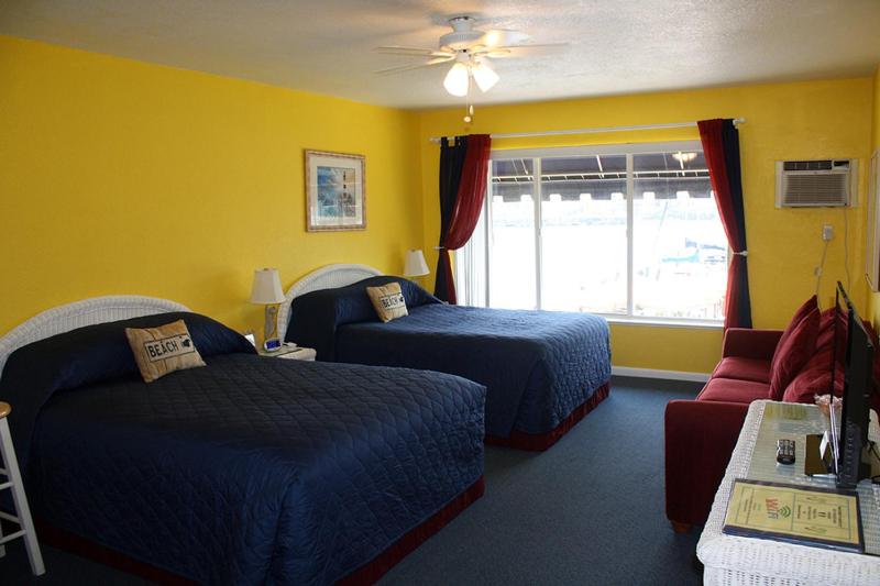 Barefoot Bay Resort Motel - image 2