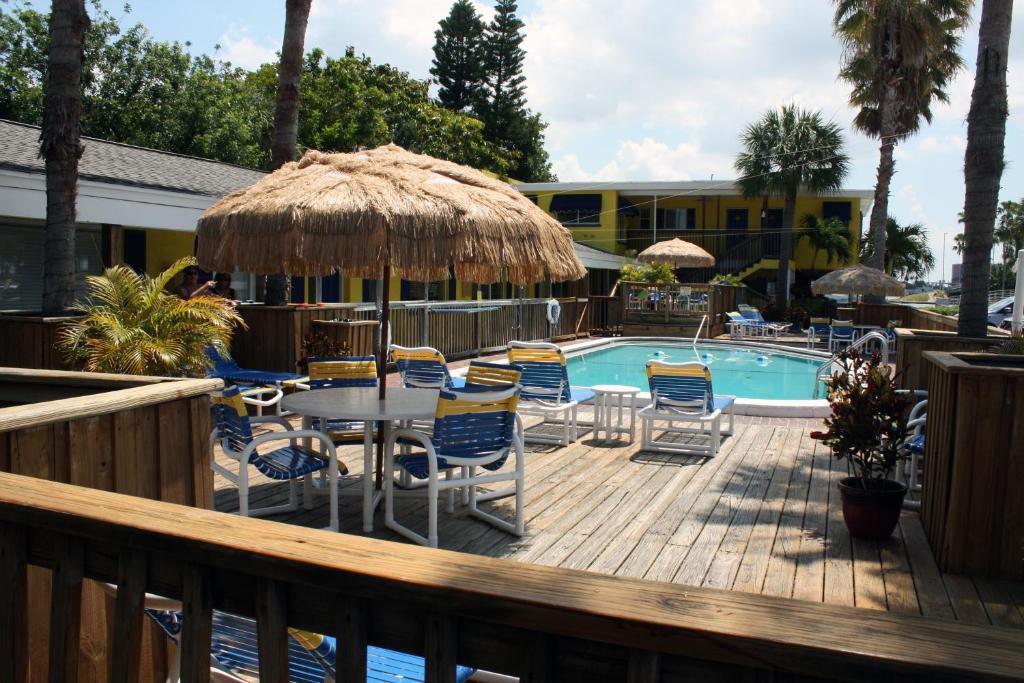 Barefoot Bay Resort Motel - image 5