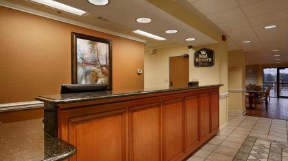 Best Western Plus Madison Inn - image 4