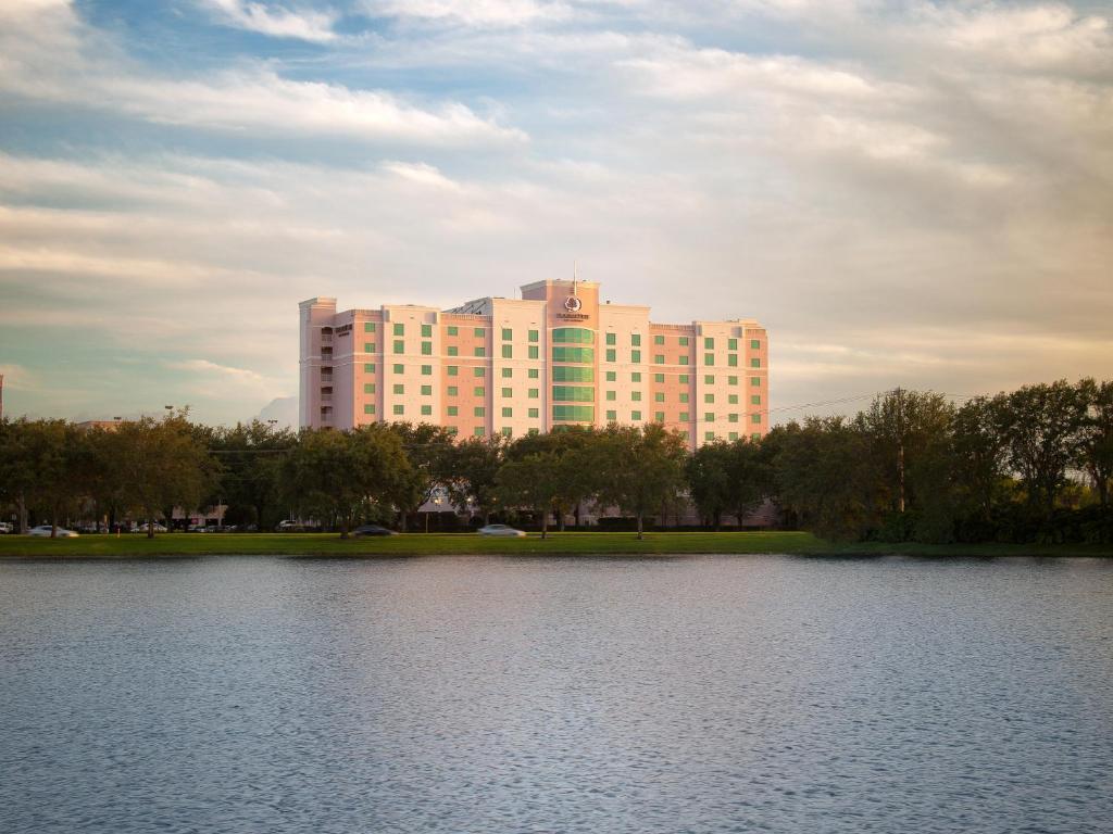 DoubleTree by Hilton Sunrise - Sawgrass Mills - image 2