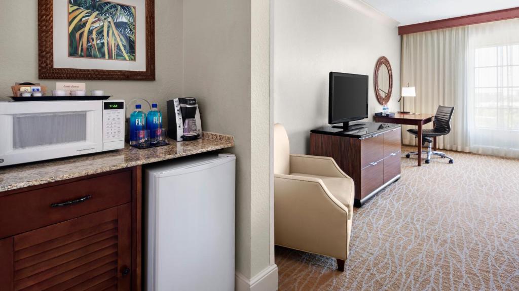 DoubleTree by Hilton Sunrise - Sawgrass Mills - image 3