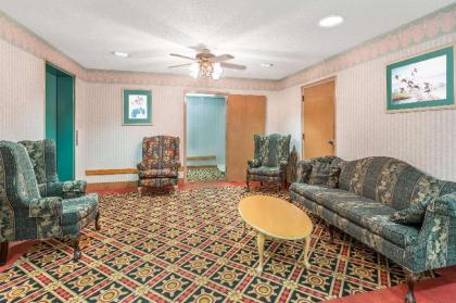 Days Inn by Wyndham Panama City/Callaway - image 5