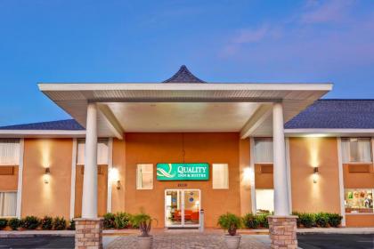 Quality Inn & Suites Heritage Park - image 5