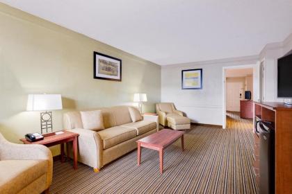 Baymont by Wyndham Jacksonville Orange Park - image 3