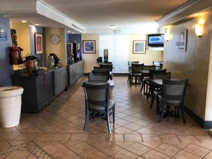 Days Inn by Wyndham Jacksonville Baymeadows - image 3