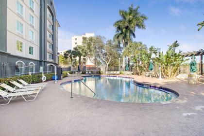 La Quinta by Wyndham Ft. Lauderdale Airport - image 4