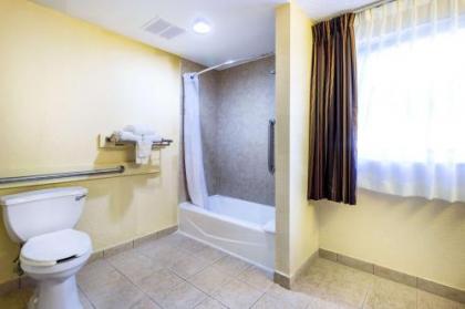 Quality Suites Orlando - image 3