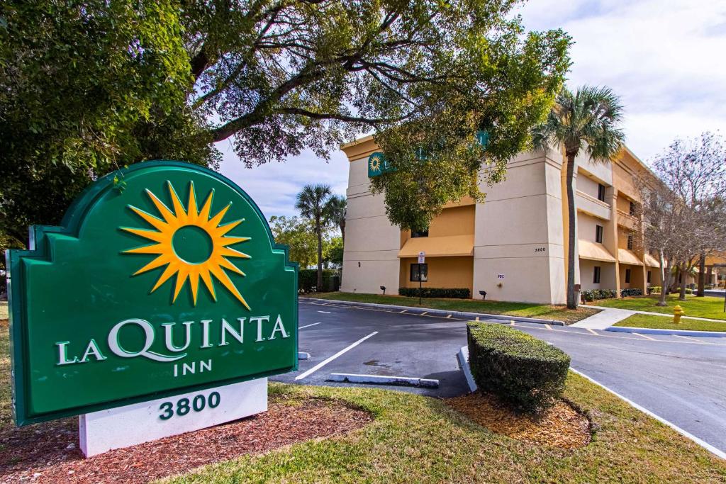 La Quinta Inn by Wyndham Ft. Lauderdale Tamarac East - main image