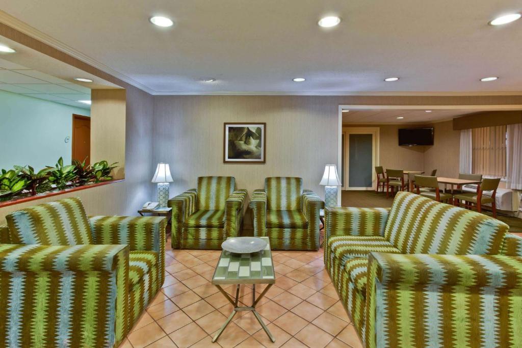 La Quinta by Wyndham Lakeland East - image 2