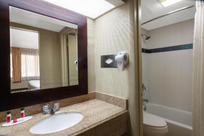 Travelodge by Wyndham Deltona - image 2