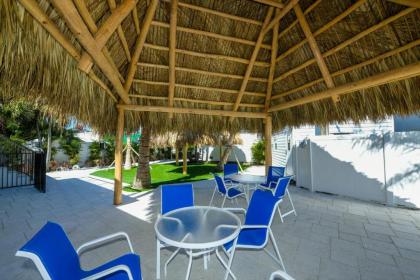 Siesta Key Beach Resort and Suites Tiki & Pool - image 4