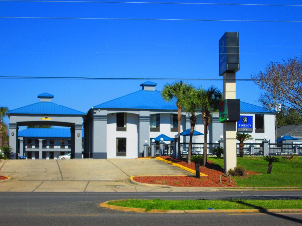 Regency Inn Near Boardwalk & Hurlburt Field - main image