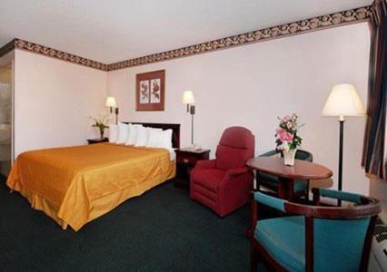 Quality Inn - image 4