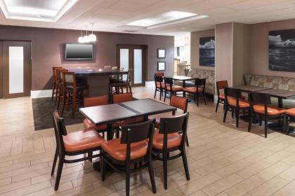 Hampton Inn Oceanfront Jacksonville Beach - image 5