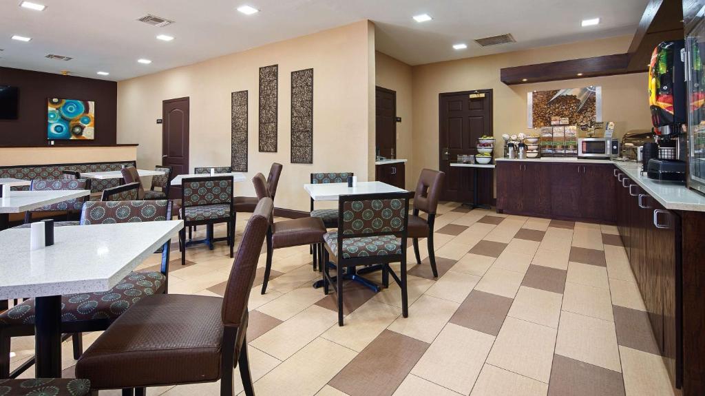 Best Western Sugar Sands Inn & Suites - image 4