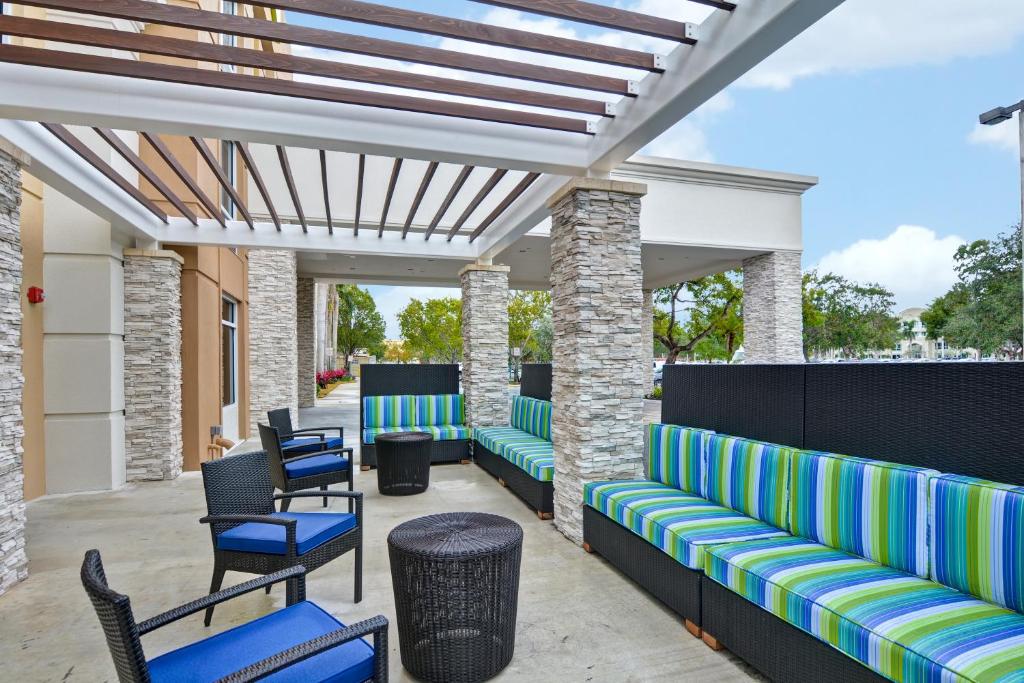 Home2 Suites by Hilton Miramar Ft. Lauderdale - image 2