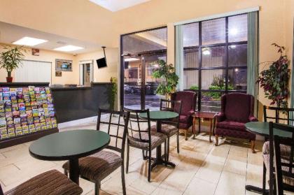 Howard Johnson by Wyndham Panama City - image 4