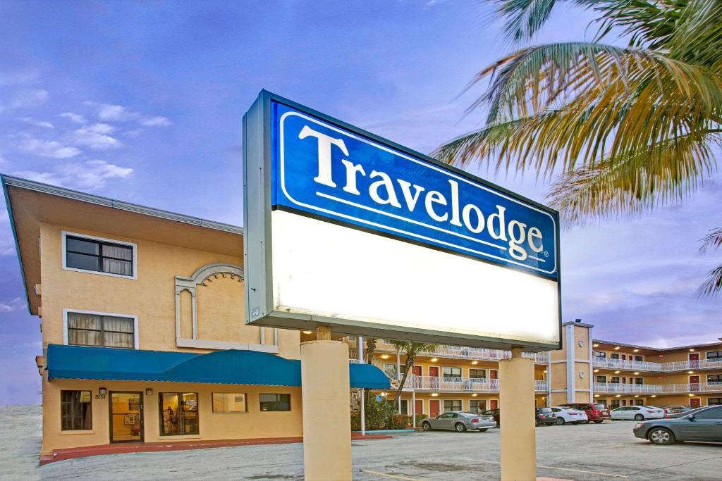 Travelodge by Wyndham Fort Lauderdale - main image