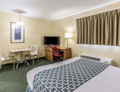 Suburban Extended Stay Hotel Fort Myers Cape Coral - image 5