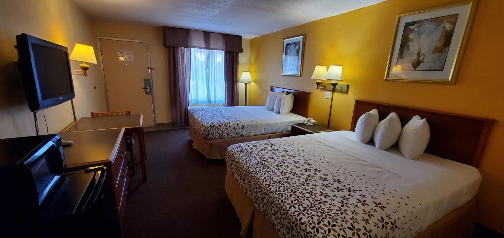 Quality Inn White Springs Suwanee - image 3