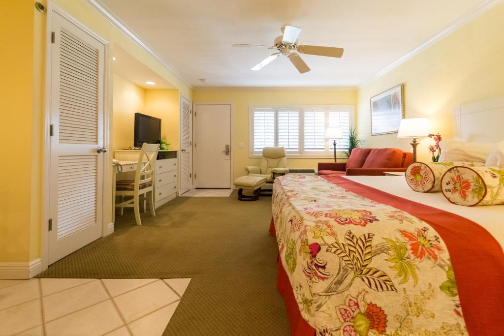 Inn at the Beach-Venice FLORIDA - image 4