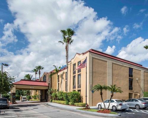 Comfort Inn & Suites Lantana - West Palm Beach South - main image