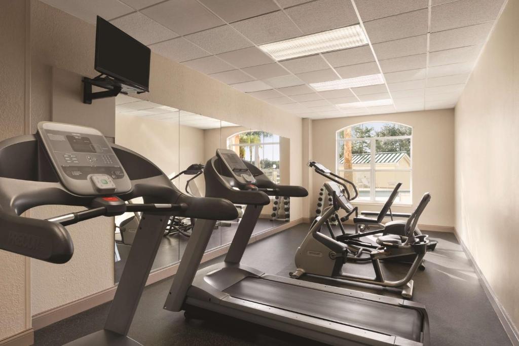 Country Inn & Suites by Radisson Orlando Airport FL - image 2