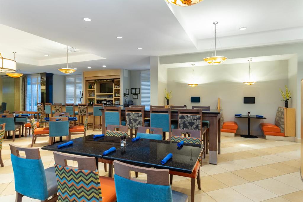 Holiday Inn Winter Haven an IHG Hotel - image 2