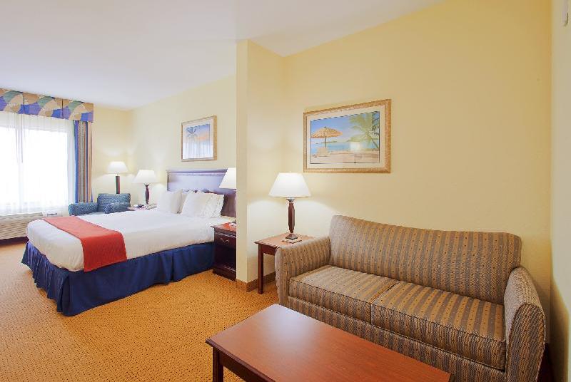 Holiday Inn Express Hotel & Suites Panama City-Tyndall - image 4