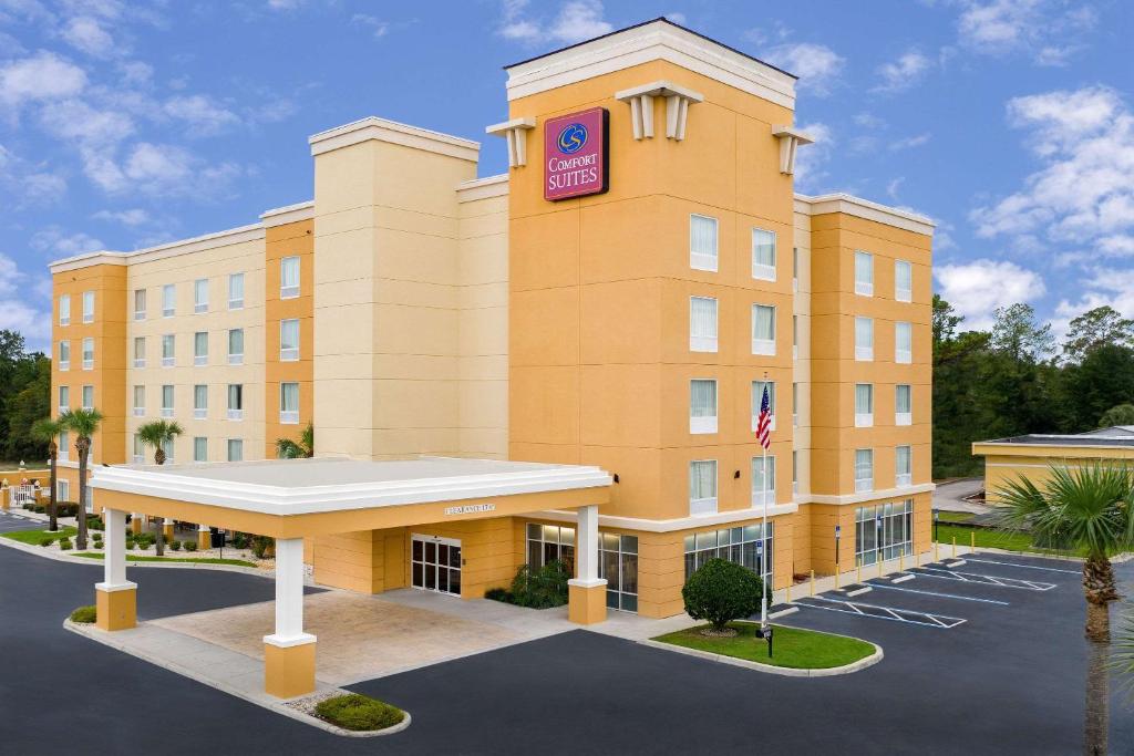 Comfort Suites Lake City - main image