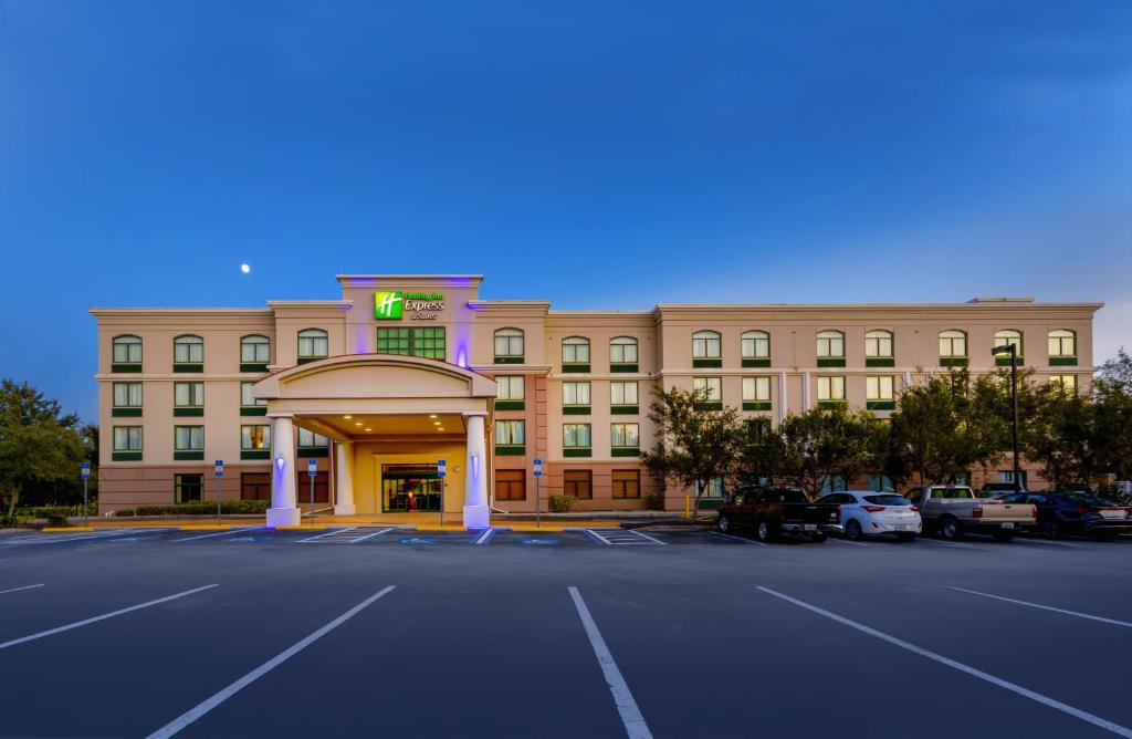 Holiday Inn Express & Suites Bradenton East-Lakewood Ranch an IHG Hotel - main image