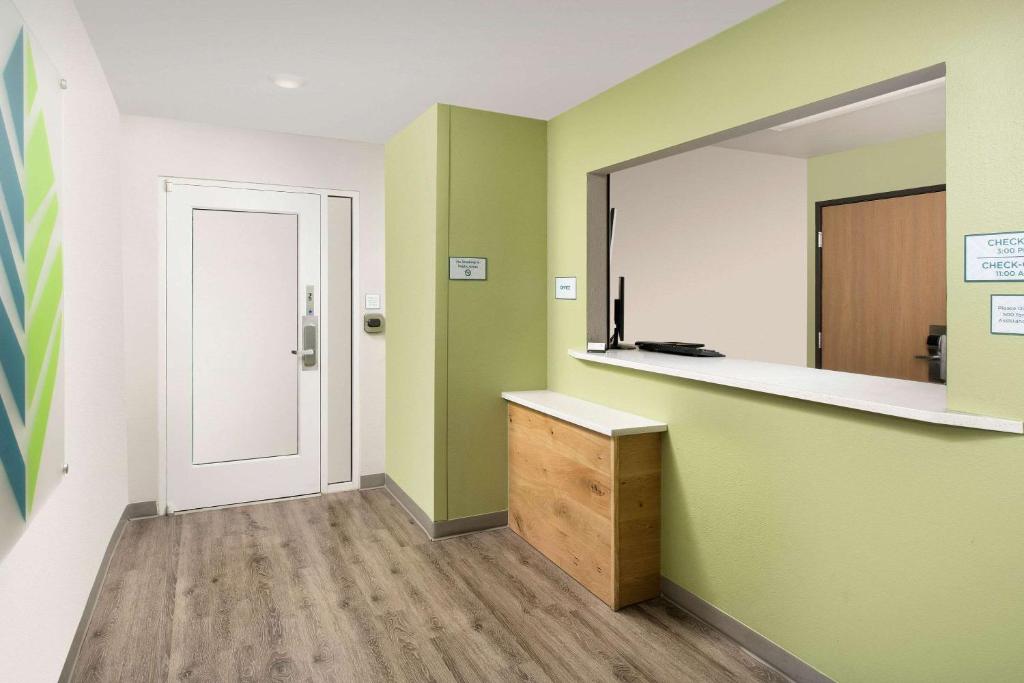 WoodSpring Suites Orlando Clarcona - Maitland - image 2