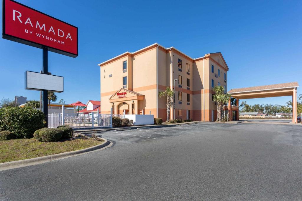 Ramada by Wyndham Panama City - main image